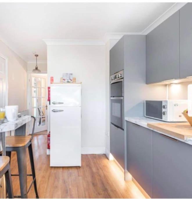 Beautiful Large Property, Sleeps 9 Walking Distance To The Sea , Beaches And Restaurants Fantastic Interior Lyme Regis Luaran gambar